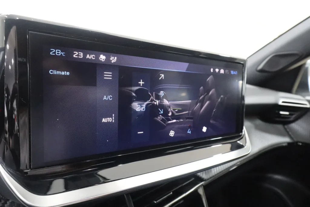 Peugeot 2008 1500CC 130HP AUTOMATO BLUE HDI FACE LIFT  2024