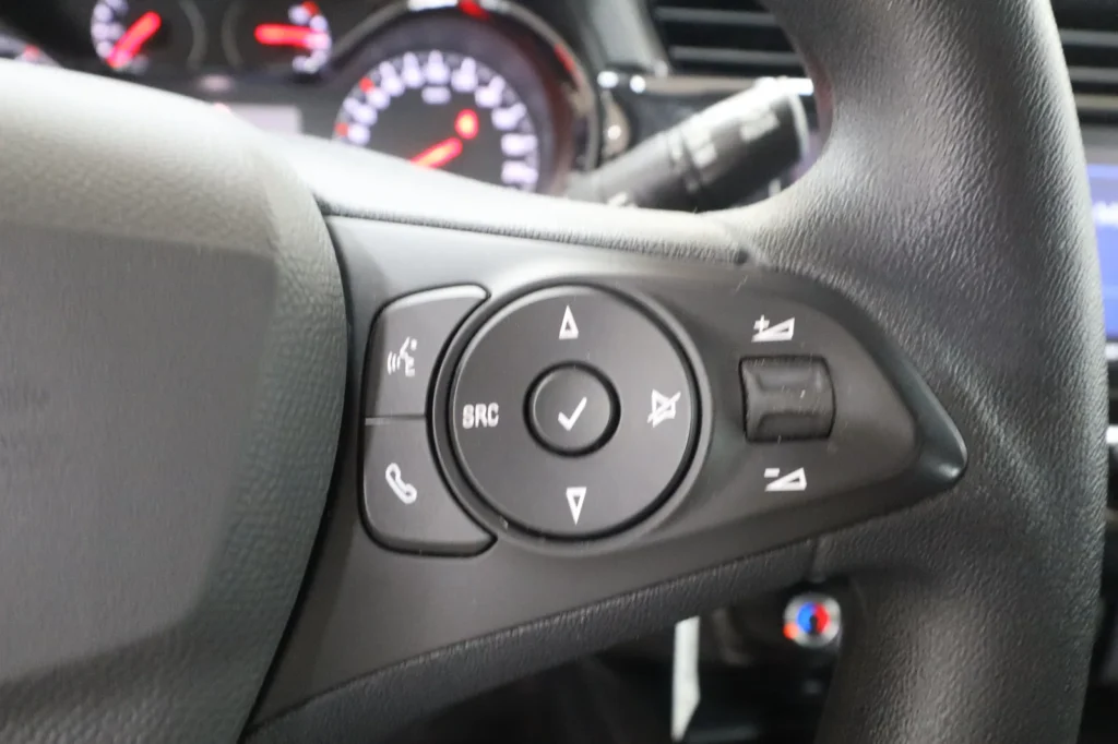Opel Corsa 1.2 100hp Automatic 2025
