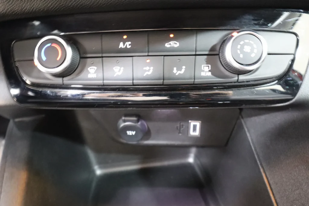 Opel Corsa 1.2 100hp Automatic 2025