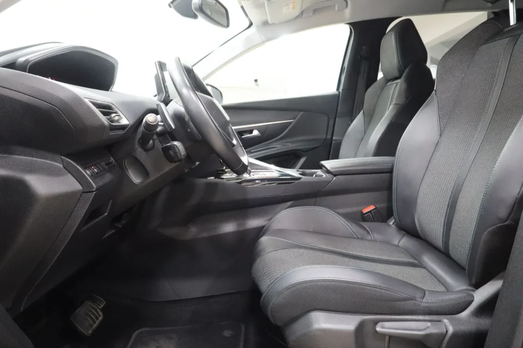 Peugeot 3008 Allure 1.2 130HP Automatic 2022