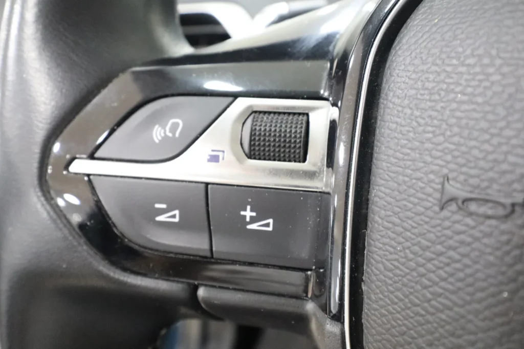 Peugeot 3008 Allure 1.2 130HP Automatic 2022