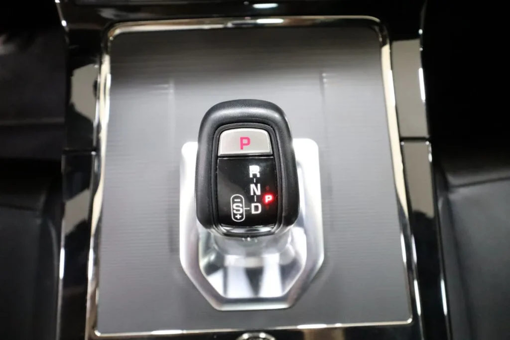 Land Rover Range Rover Evoque P300e Plug-in Hybrid AWD 2022