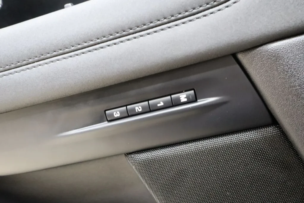 Land Rover Range Rover Evoque P300e Plug-in Hybrid AWD 2022