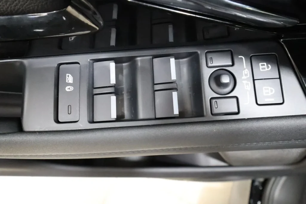 Land Rover Range Rover Evoque P300e Plug-in Hybrid AWD 2022