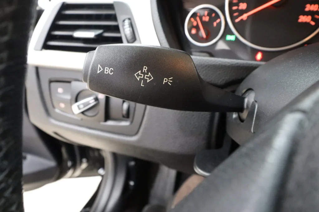 BMW 320i Automatic Leather Xenon Greek-Delivered 2015