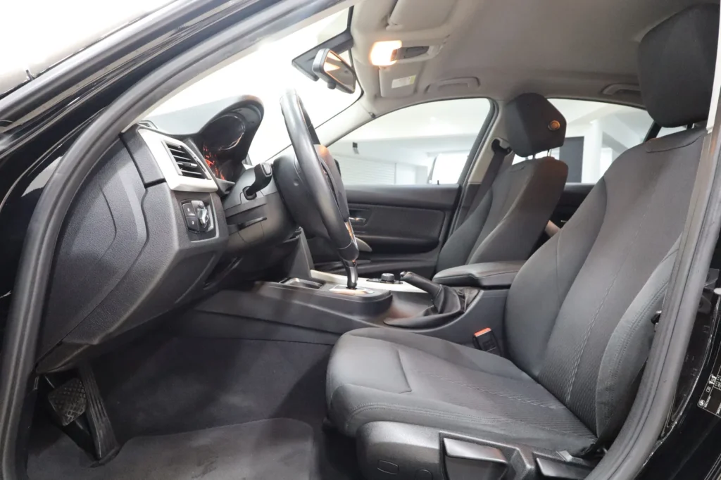 BMW 320i Automatic Leather Xenon Greek-Delivered 2015