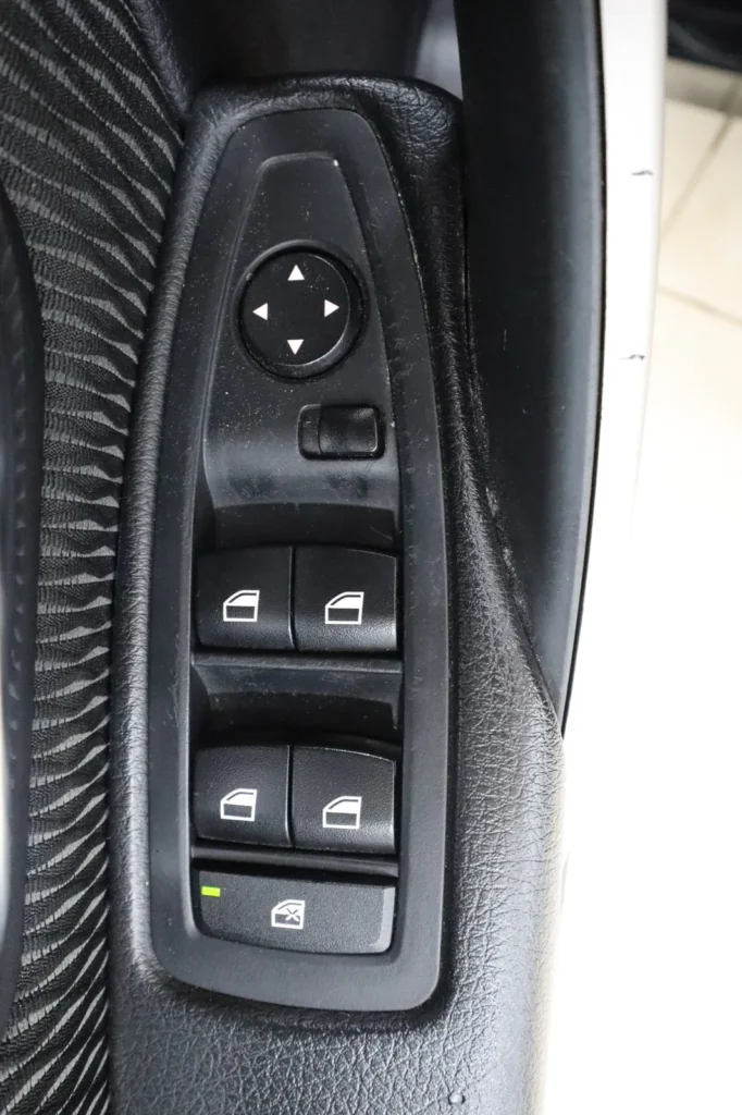 BMW 320i Automatic Leather Xenon Greek-Delivered 2015