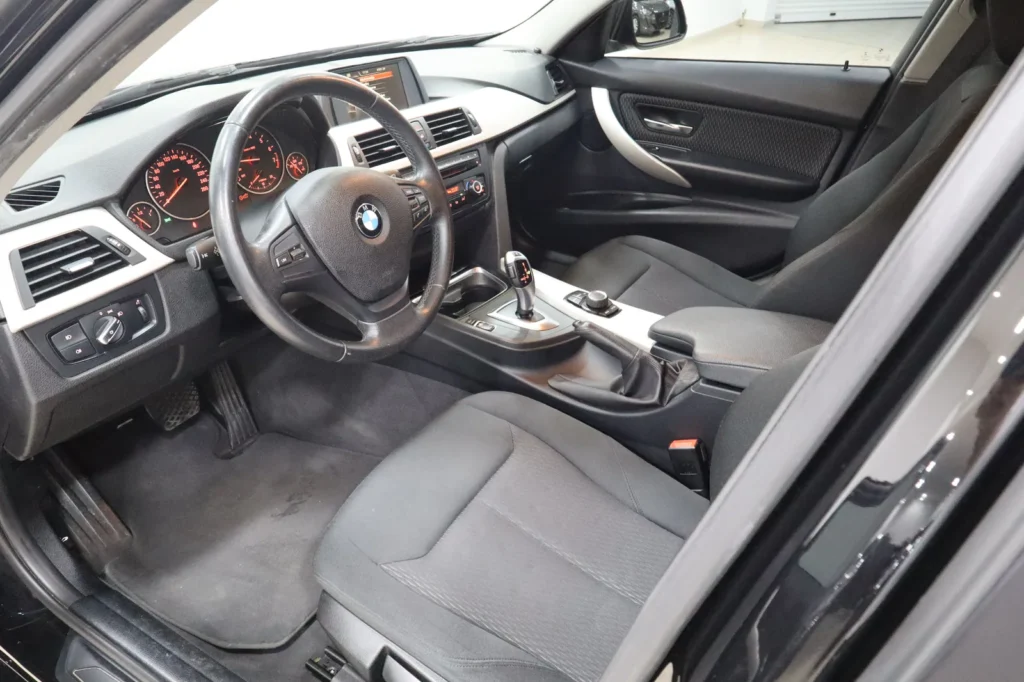 BMW 320i Automatic Leather Xenon Greek-Delivered 2015