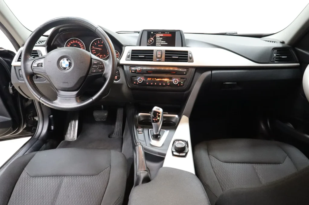 BMW 320i Automatic Leather Xenon Greek-Delivered 2015