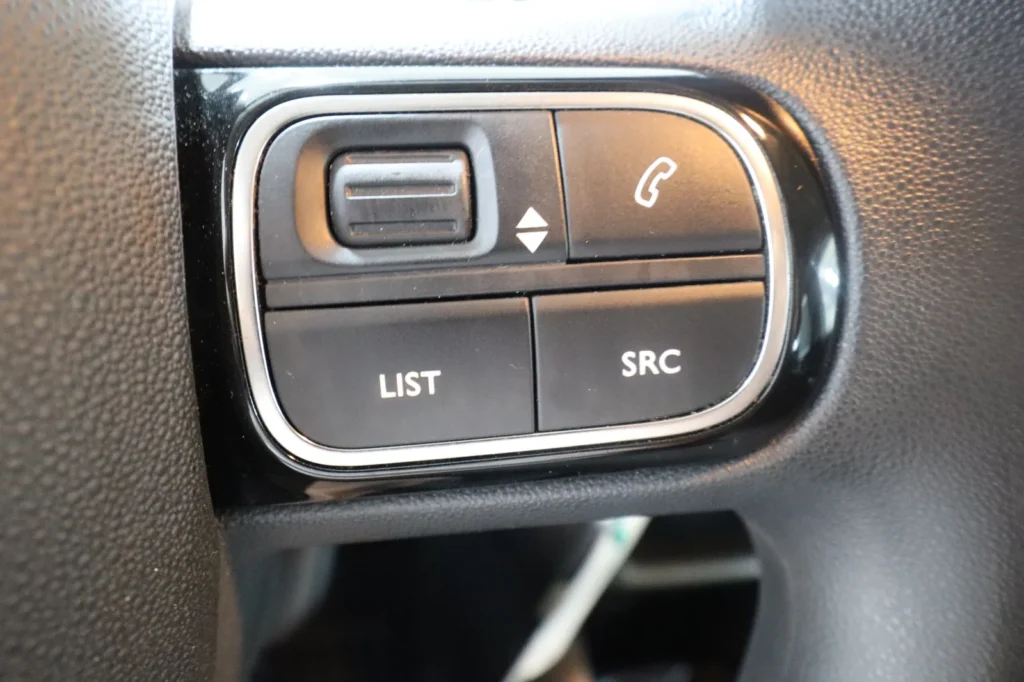 Citroen C3 	C3 PureTech 1200cc  83hp S&S Feel 2022