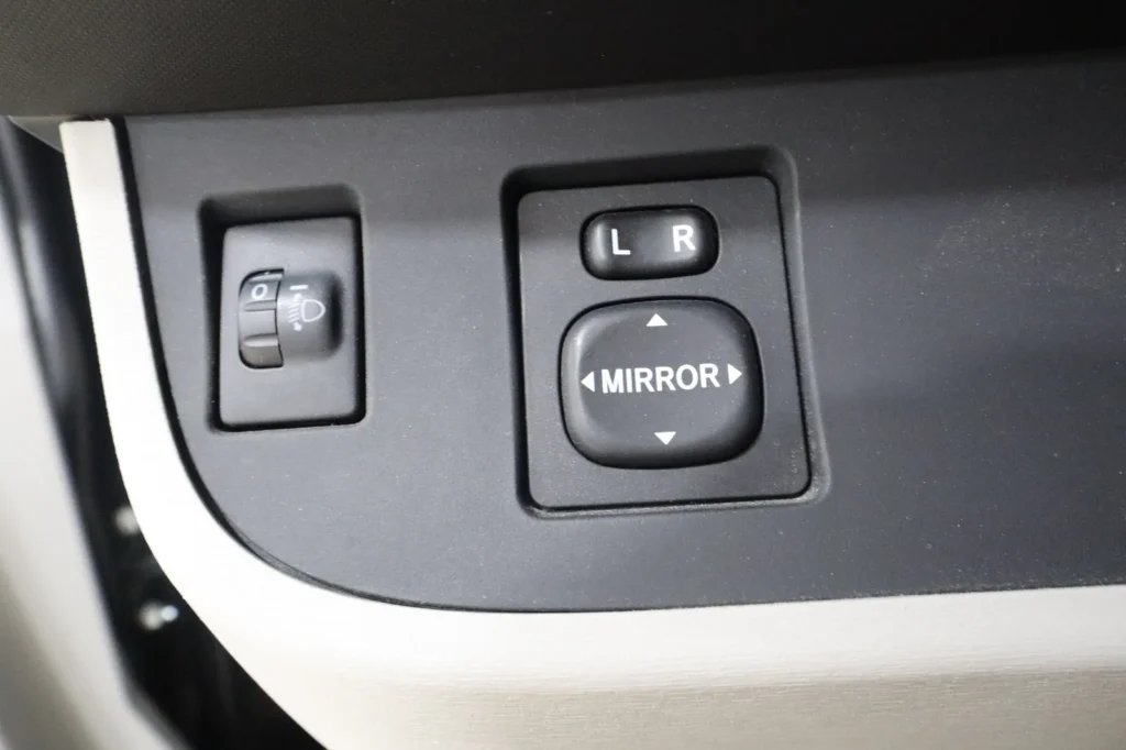 Toyota iQ Automatic Sunroof 2011