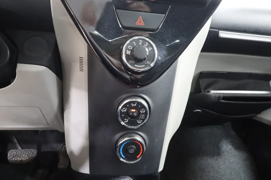 Toyota iQ Automatic Sunroof 2011