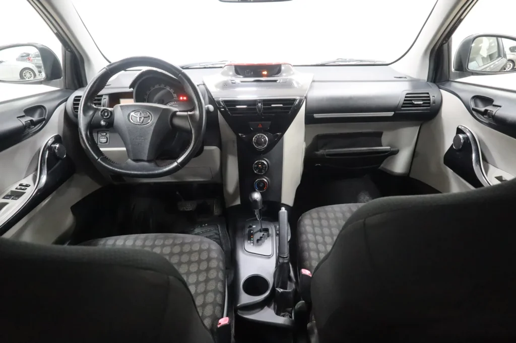 Toyota iQ Automatic Sunroof 2011