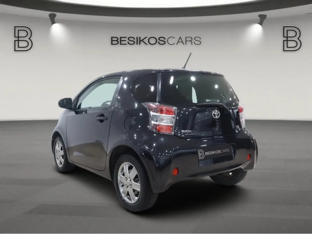 Toyota iQ Automatic Sunroof 2011