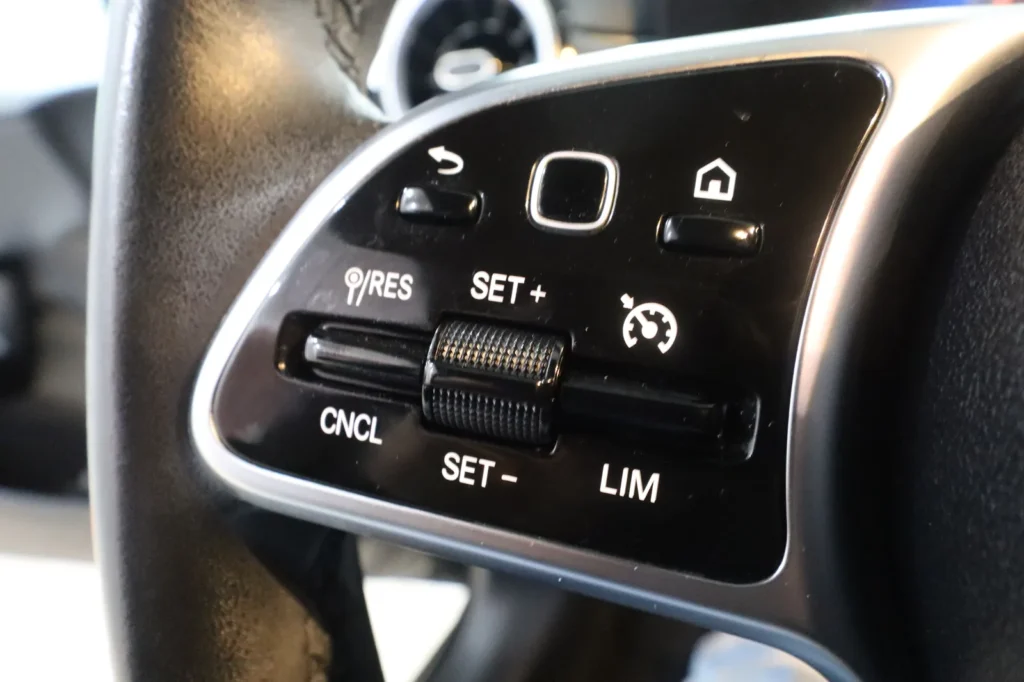 Mercedes-Benz A 250 A 250e1.3cc 218hp  PLUG IN HYBRID AUTOMATO NAVI LED  2022