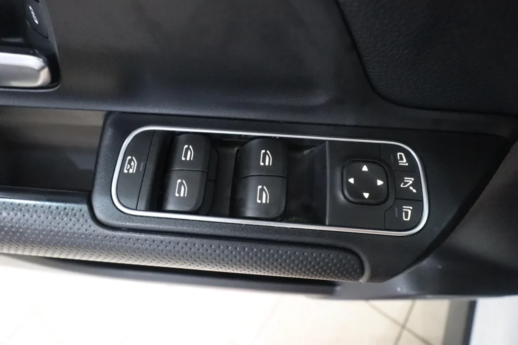 Mercedes-Benz GLA 250 GLA 250e 1300cc 218hp HYBRID NAVI LED ΕΛΛΗΝΙΚΟ  2022