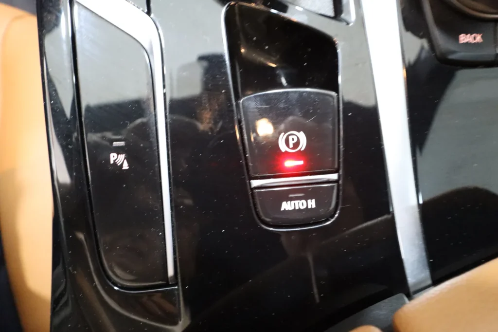 Bmw 520 Hybrid 2.0cc 190hp Head up-display| Led | Leather| 25000χλμ  2023