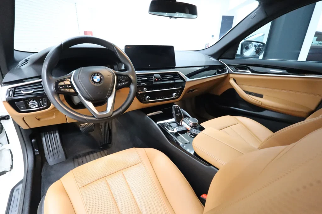 Bmw 520 Hybrid 2.0cc 190hp Head up-display| Led | Leather| 25000χλμ  2023