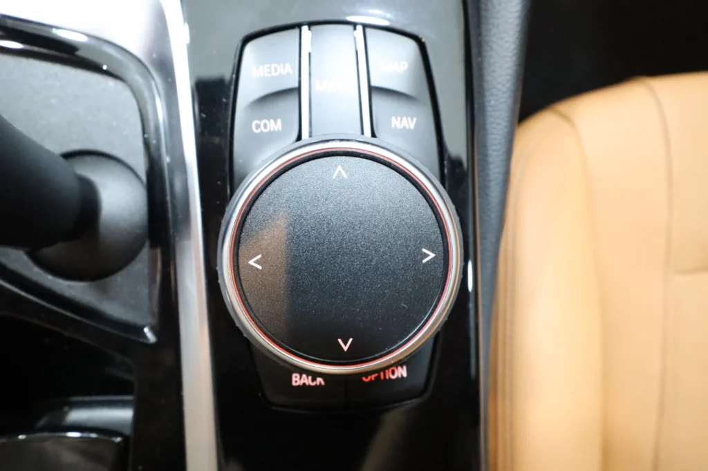 Bmw 520 Hybrid 2.0cc 190hp Head up-display| Led | Leather| 25000χλμ  2023