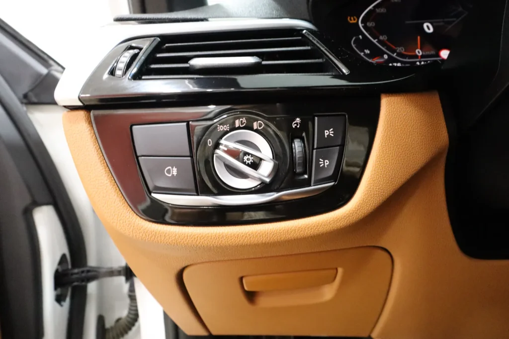 Bmw 520 Hybrid 2.0cc 190hp Head up-display| Led | Leather| 25000χλμ  2023