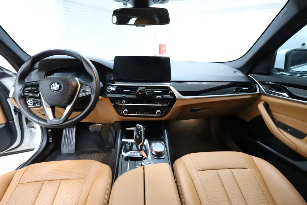 Bmw 520 Hybrid 2.0cc 190hp Head up-display| Led | Leather| 25000χλμ  2023