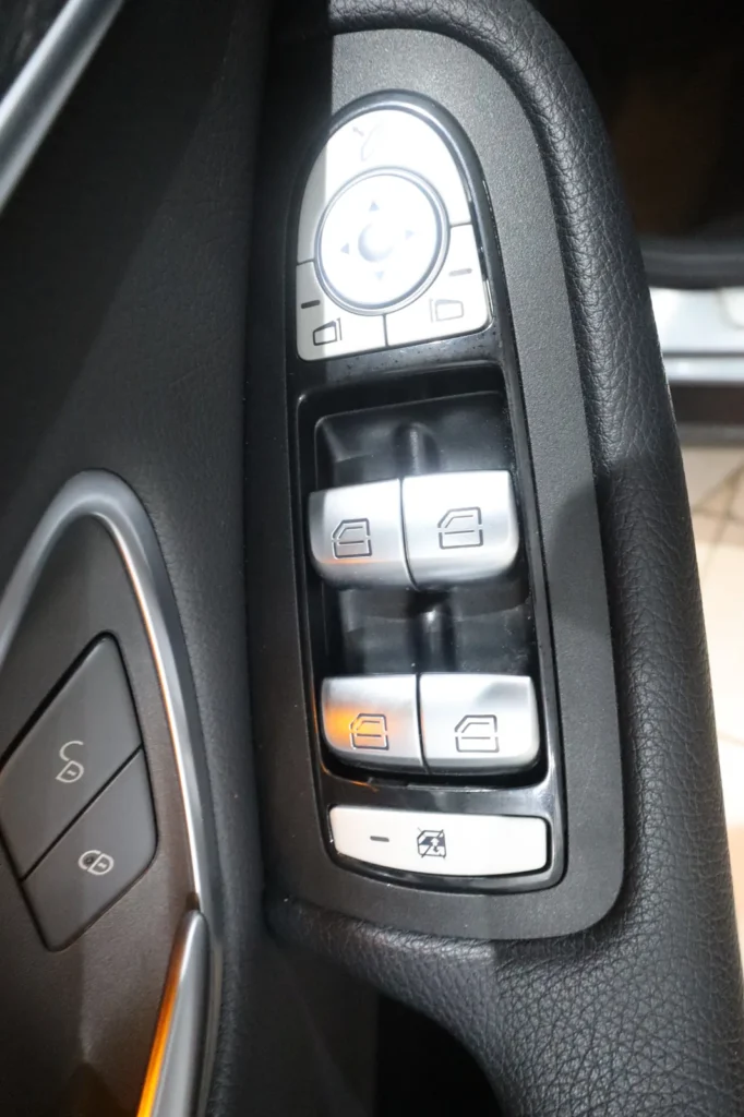 Mercedes-Benz GLC 300 GLC 300 HYBRID PANORAMA 4MATIC 2.0cc 320hp EΛΛΗΝΙΚΟ  2021