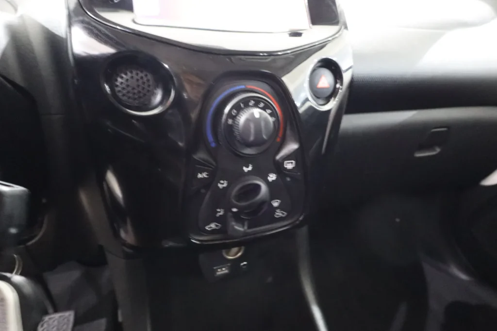 Citroen C1 C1 VTi  iTouch 1.0cc 72hp camera 35000χλμ Ελληνικο  2019
