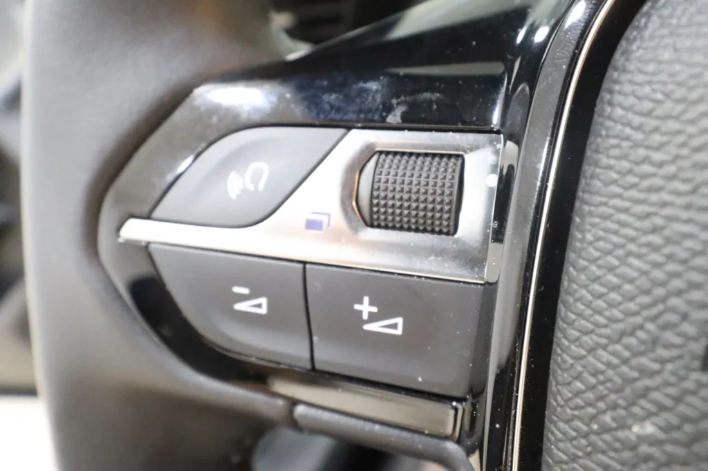 Peugeot 2008 HYBRID 1.2cc 145hp automatic  Face Lift 5000xλμ  2026