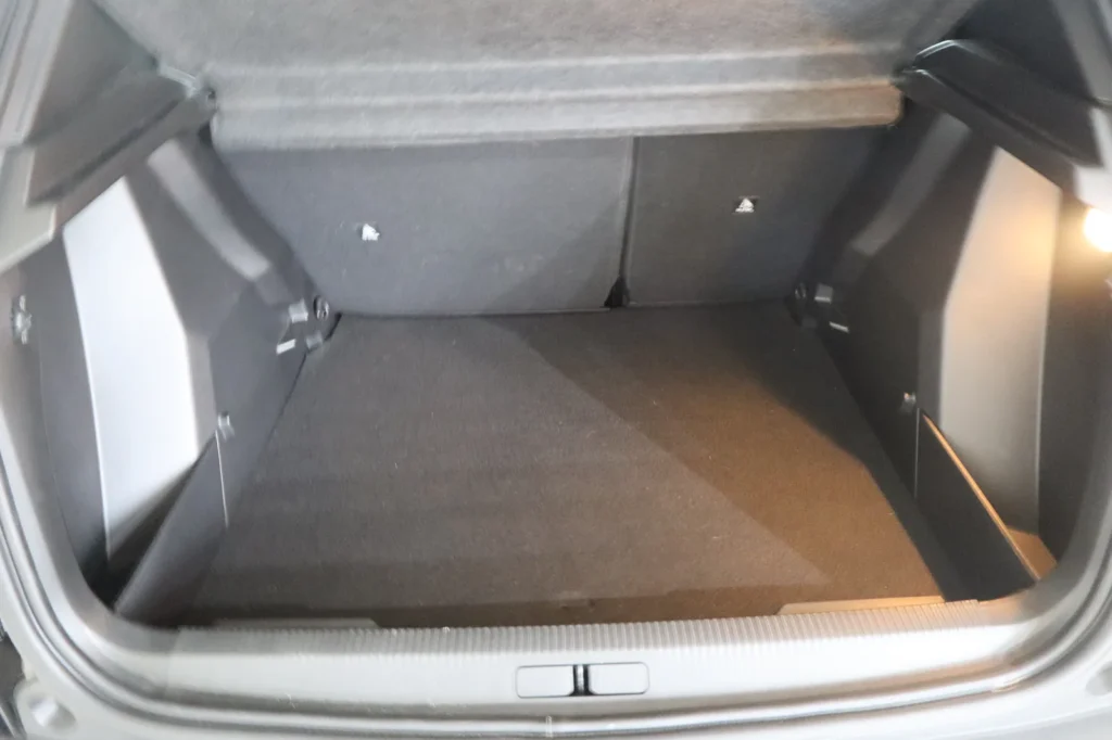 Peugeot 2008 HYBRID 1.2cc 145hp automatic  Face Lift 5000xλμ  2026