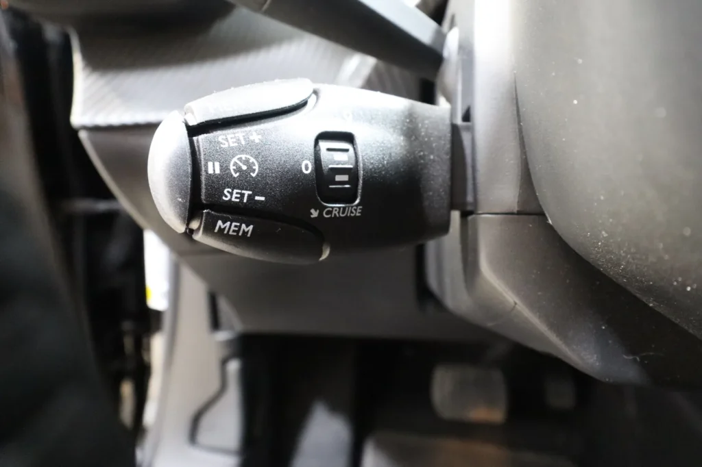 Peugeot 2008 HYBRID 1.2cc 145hp automatic  Face Lift 5000xλμ  2026