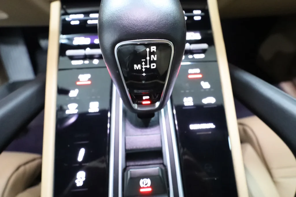 Porsche Cayenne  3.0cc 462hp  V6 e-HYBRID PLUG-IN TIPTRONIC S SUN. PAN 2023
