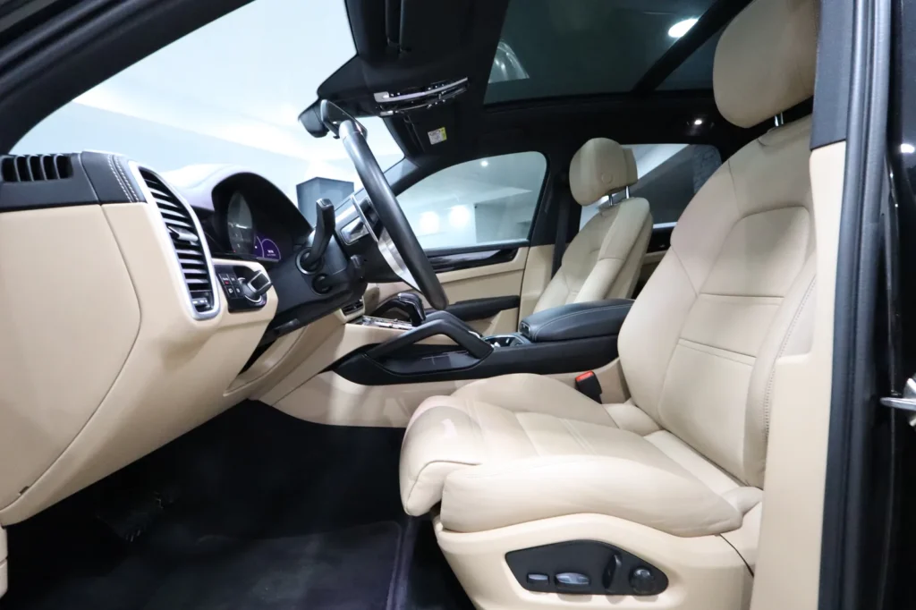Porsche Cayenne  3.0cc 462hp  V6 e-HYBRID PLUG-IN TIPTRONIC S SUN. PAN 2023