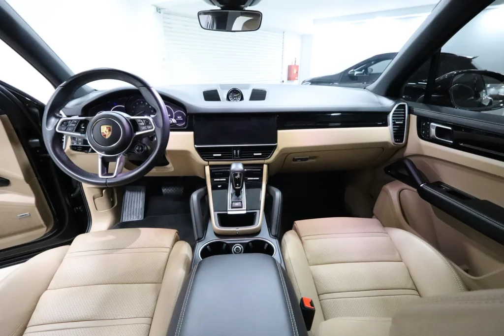 Porsche Cayenne  3.0cc 462hp  V6 e-HYBRID PLUG-IN TIPTRONIC S SUN. PAN 2023