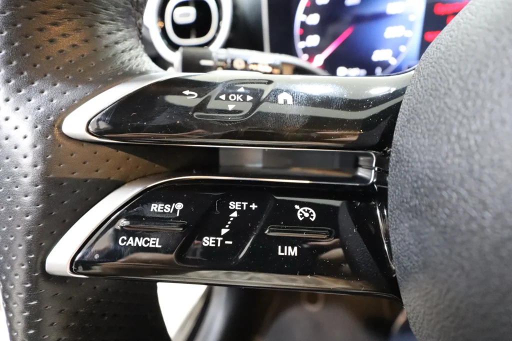Mercedes-Benz GLC 300 GLC 300e|  PLUG-IN HYBRID|  4MATIC | AMG LINE | PANORAMA 2023